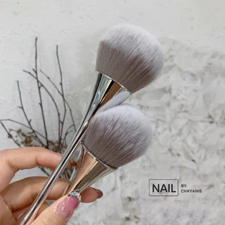 แปรงปัดฝุ่นด้ามยาวสีเงิน สำหรับปัดทำความสะอาดฝุ่นทำเล็บ