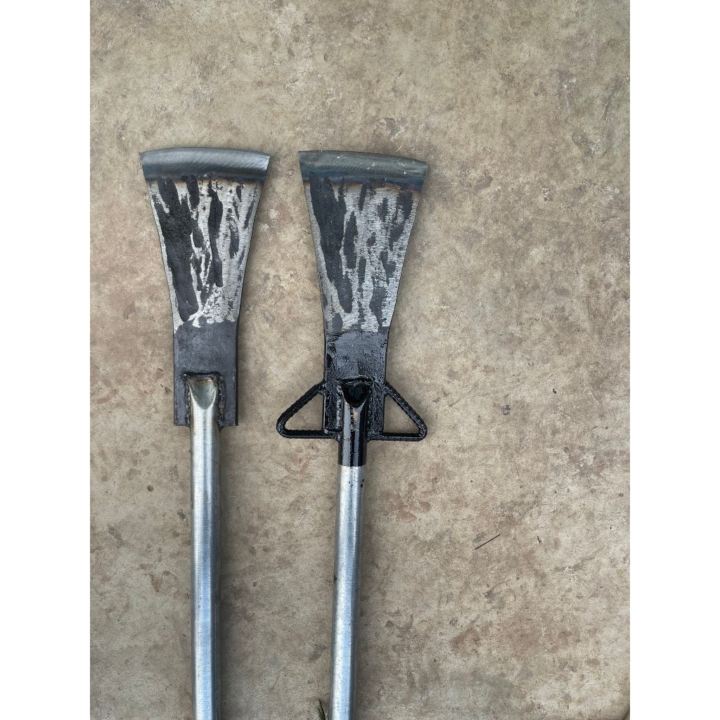 เสียมแทงปาล์ม เสียมด้ามเหล็ก  ด้ามเหล็กยาว 140 cm น้ำหนักประมาณ 1.9kg ผลิตจากเหล็กคุณภาพ