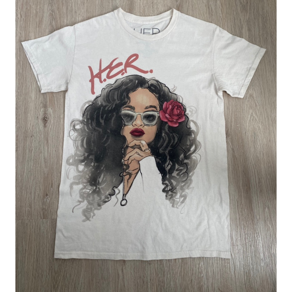 H.E.R. T-Shirt ขนาด: อก 34นิ้ว ยาว 26.5นิ้ว  ตำหนิ: - ราคา: 280บาท 💖