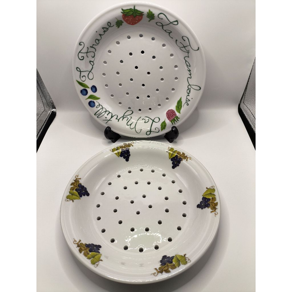 APILCO FRANCE PORCELAINE Pierced Berry Bowl Fruit Strainer Dish มีให้เลือกสองลาย (ไม่มีจานรอง)