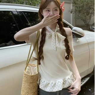 Paula พร้อมส่ง🌴เสื้อยืดแขนสั้น🌴เปิดไหล่ข้างเดียว แถมโช้คเกอร์ ผ้าพันคอลายจุดสไตล์เกาหลี เสื้อปาดไหล่ ดีเทลเย็บชายระบาย