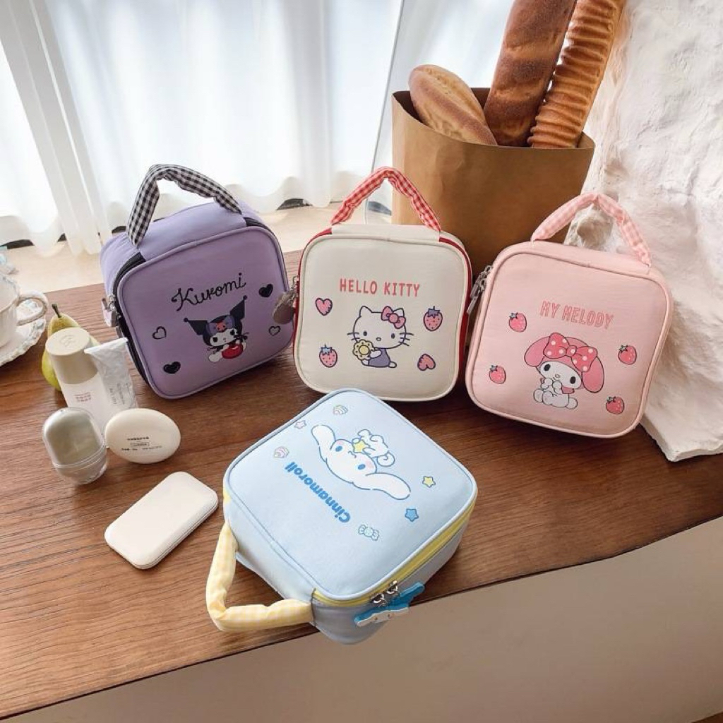 กระเป๋าใส่เครื่องสำอางค์ Sanrio มีที่หิ้ว Sanrio Travel Cosmatic Bag