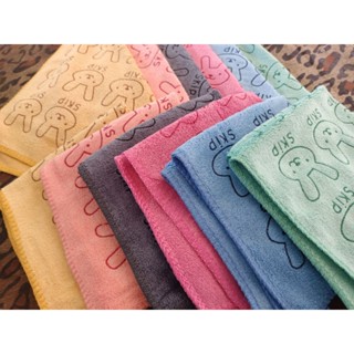 ผ้าขนหนูเช็ดหน้าขนาด 12x12 นิ้ว มี 4 สี (12 ผืน)