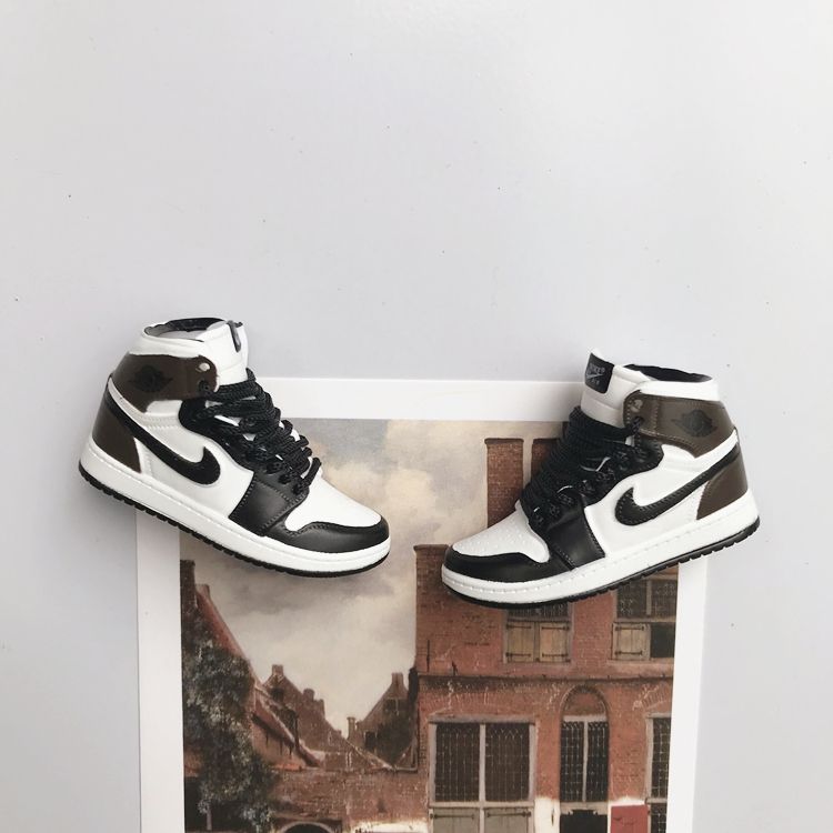 โมเดลรองเท้า/รองเท้ามินิสําหรับตุ๊กตาบาร์บี้ / ลาบูบู 17ซม/รองเท้าlabubu/เท่ หล่อ น่ารัก - รูปที่ 3