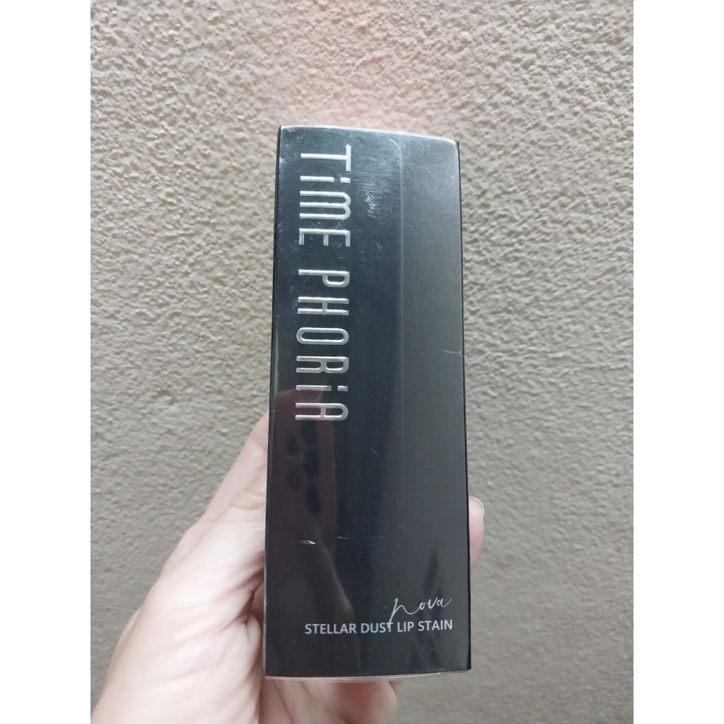 TIME PHORIA STELLAR DUST LIP STAIN NOVA #001   ไทม์ฟอเรีย  ลิป วเตน โนวา 5 ml. (มีตำหนิรอยปากกา)