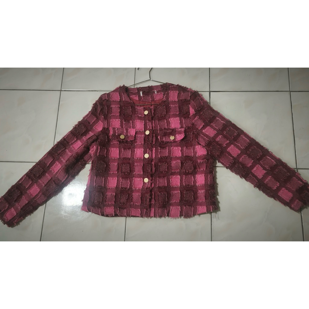 เสื้อคลุม Blazer สีชมพู ดีเทลเก๋ไม่ซ้ำ