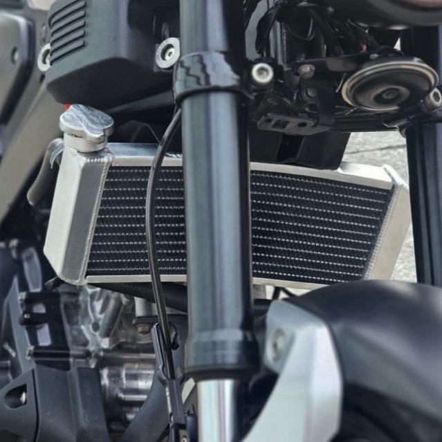 หม้อน้ำแต่ง Yamaha XSR155 / R15 ตรงรุ่น หม้อน้ำสร้างอลูมิเนียม จอโค้ง จุน้ำมากขึ้น