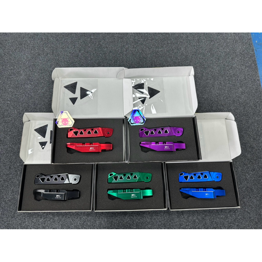 พักเท้าหลัง Forza300/350 และ Lead125 งานCNC แบรนด์ MM Factory มีหลายสีพร้อมส่ง