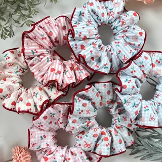 Lamoonist scrunchie • Cherries, bows, and berries