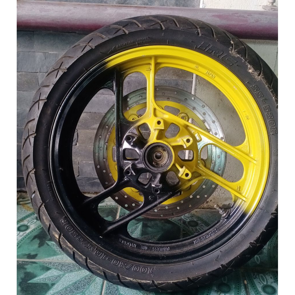 Front wheel TZM,TZR,FZR400.