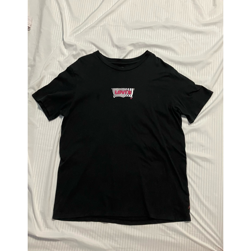 เสื้อยืดสีดำ 👕 แบรนด์ Levi’s แท้ ไซซ์L