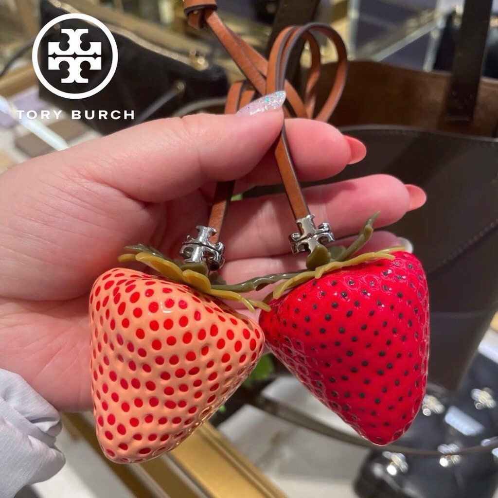 Tory burch 🍓 Strawberry Cham  🍓ลูกสตอเบอร์รี่ ห้อยกระเป๋า มี 2 สี แดง/ ส้ม