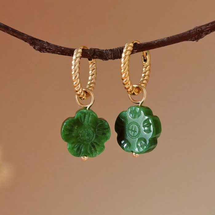Vachana - Carved Botan Green Jade Huggie Hoop Earrings (ต่างหูห่วงโบตั๋นหยกเขียวแท้แกะสลัก)