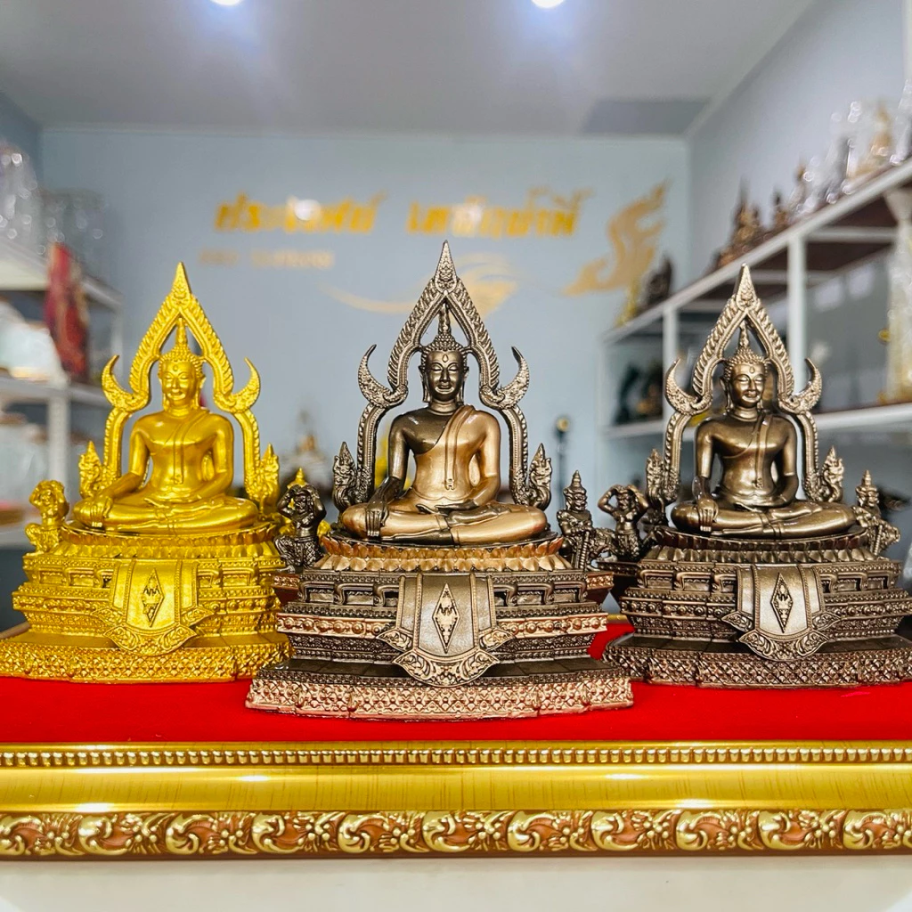 พระพุทธชินราช แร่เหล็กน้ำพี้ ขนาดเล็ก ฐาน3.5นิ้ว หน้าตัก2นิ้ว สูง 5 นิ้ว แถมฟรี ข้อมือประคำ พระผงแร่เหล็กน้ำพี้ เเละทูป