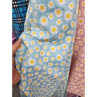 ผ้าเมตร หลา ลายดอกไม้ เดซี่ ตัดชุด​ ผ้าคอตตอลผสม ถ่ายพร็อพ ฉาก ผ้าปู ปูโต๊ะ กว้าง 110-115 cm