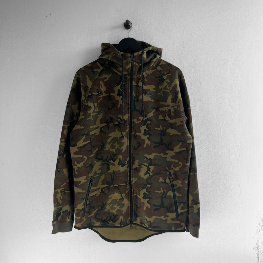 เสื้อฮู้ดดี้ NIKE SPORTSWEAR TECH FLEECE OG WINDRUNNER CAMO แท้มือสอง100%