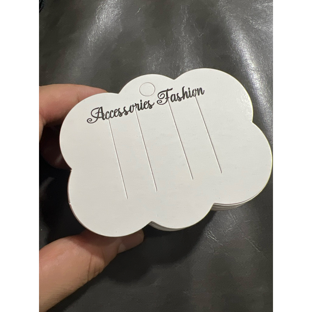 เมฆ แผงกิ๊บ Acc fashion ผ่า 4 เมฆ สีขาว 50 ใบ หรือ 100 ต่อ 1 ก้อน ขนาด 7*8.5 ซม.