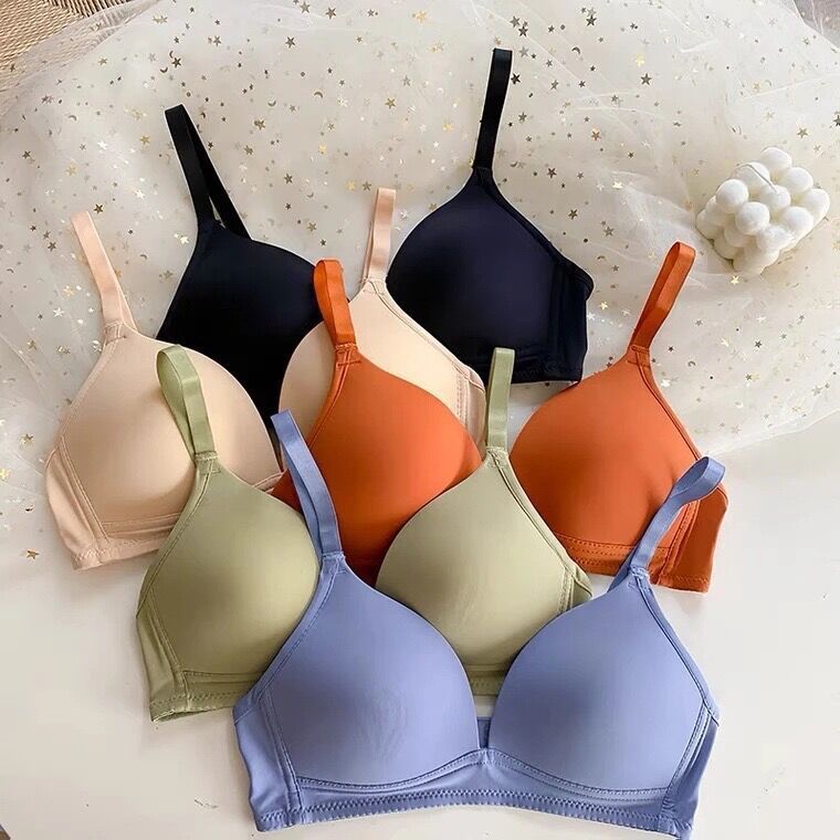 Bmme👙เสื้อชั้นในสตรีไร้โครง ฟองน้ำในตัว ตะขอหลัง ดีไซน์ญี่ปุ่น สายเสื้อไหล่ปรับได้ งานฝีมือประณีต รวบให้ดูใหญ่ขึ้น ราคาถ