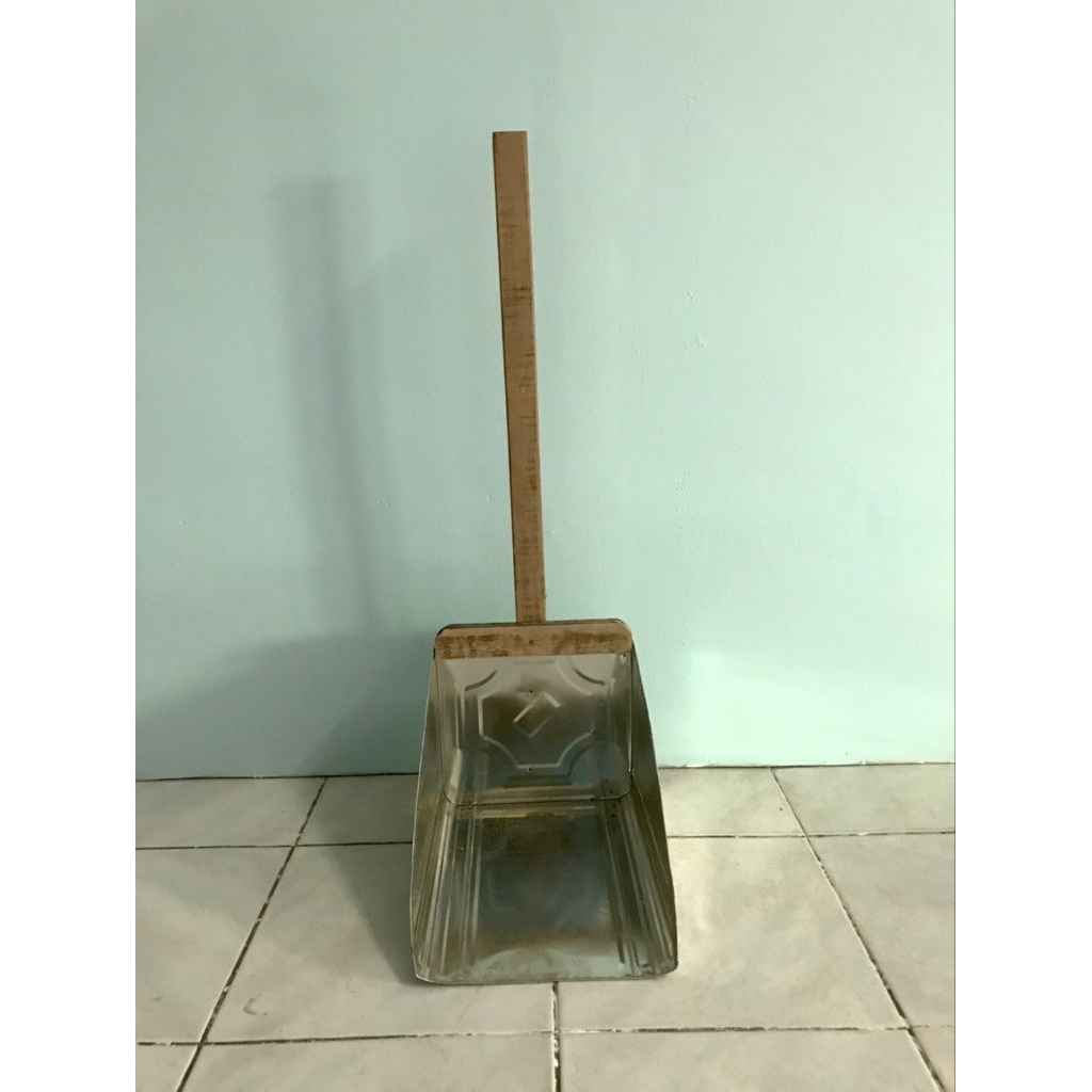 ที่ตักขยะ/บุ้งเต้าตักขยะ/ที่โกยผง ทำจากปี๊บโลหะ แพ็ค10ด้าม - รูปที่ 5