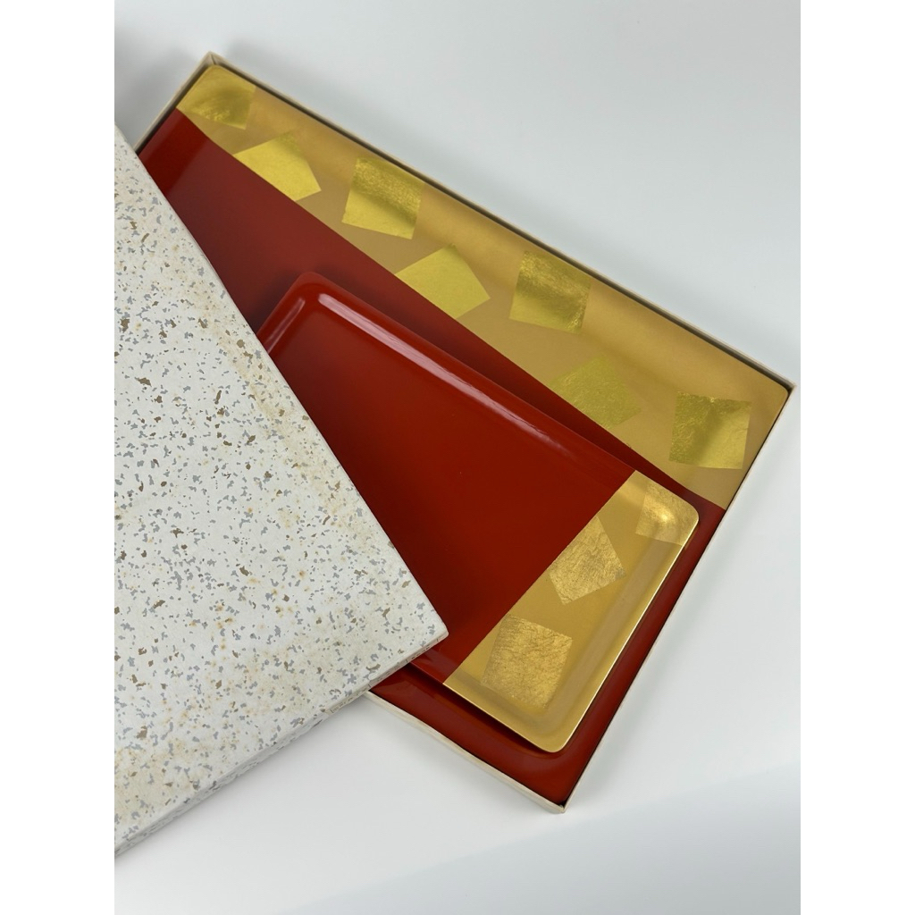 ถาดไม้ Wajima ชุด 2 ขนาด ประดับแผ่นทองคำบริสุทธิ์ Kanazawa งานฝีมือดั้งเดิม