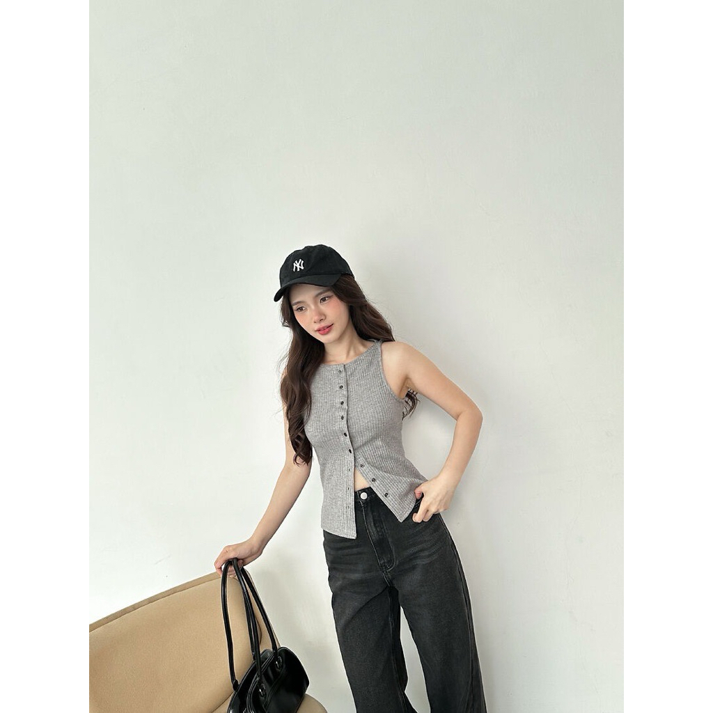 [ส่งต่อ Thesummernade] Mona tank top - Taupe