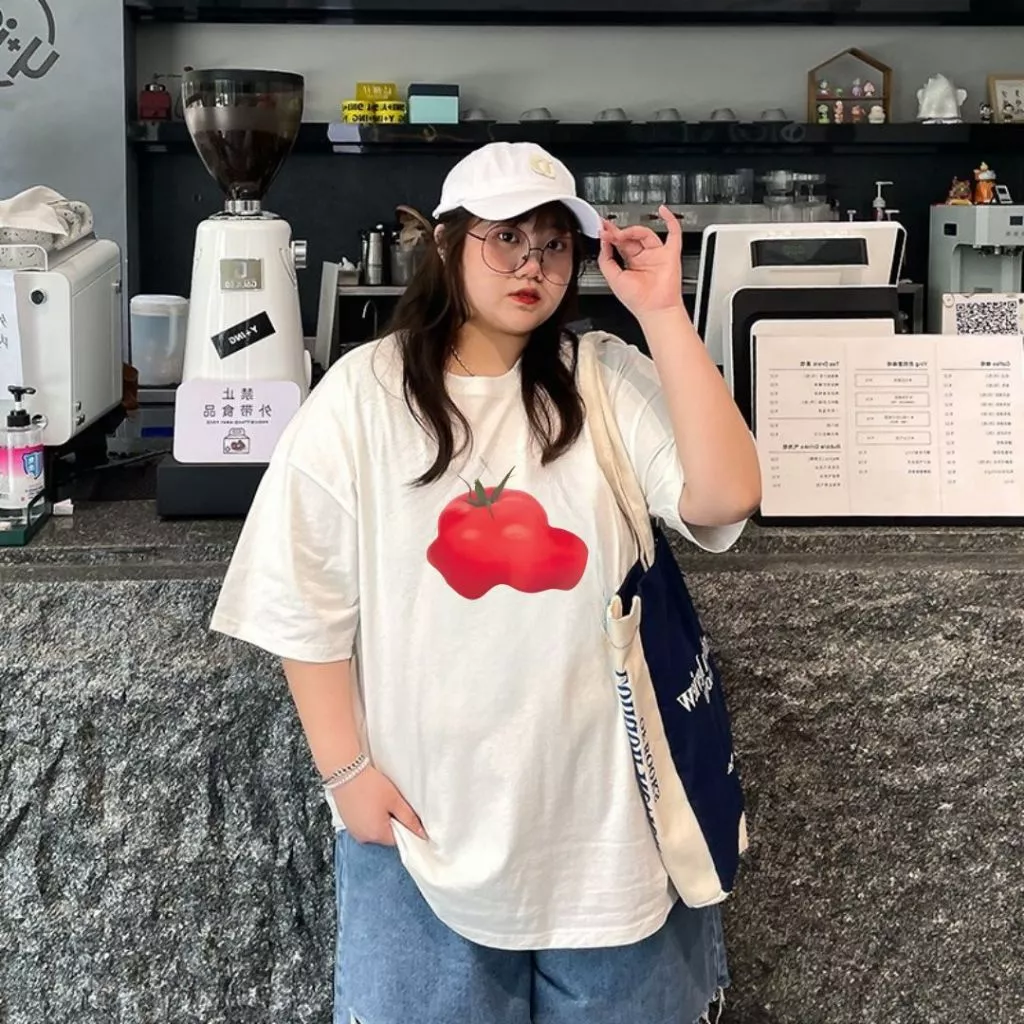 TeddyTee เสื้อยืดผู้หญิงoversize เสื้อยืดคอกลม🌺 ฝ้าย100% ทรงหลวม แนวสตรีท คุณภาพสูง🎗️ พิมพ์ "TOMATO" แฟชั่น
