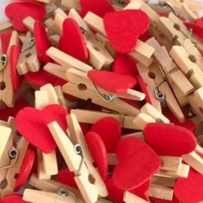 ไม้หนีบ 50 ชิ้น รูปหัวใจ 2.5cm วาเลนไทน์ 50 ชิ้น love heart wooden clips 🤎แถมเชือกน้ำตาล 3 เมตร พร้อมส่ง✨🥳🥳🥳
