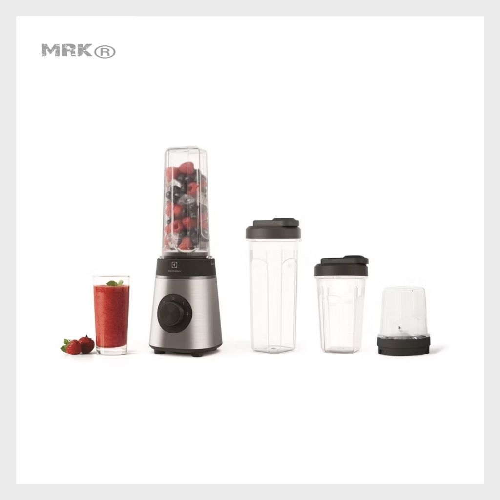 Electrolux E3CB1-630S เครื่องปั่นน้ำผลไม้แบบพก พา พร้อมอุปกรณ์เสริม
