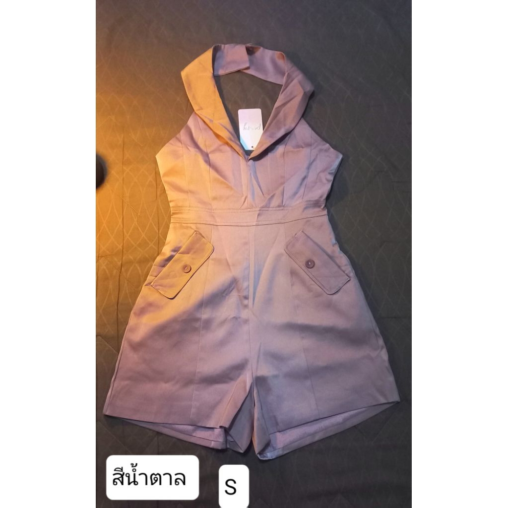 ป้ายpeonyชุดจั้มสั้นคลองคอเปิดหลัง