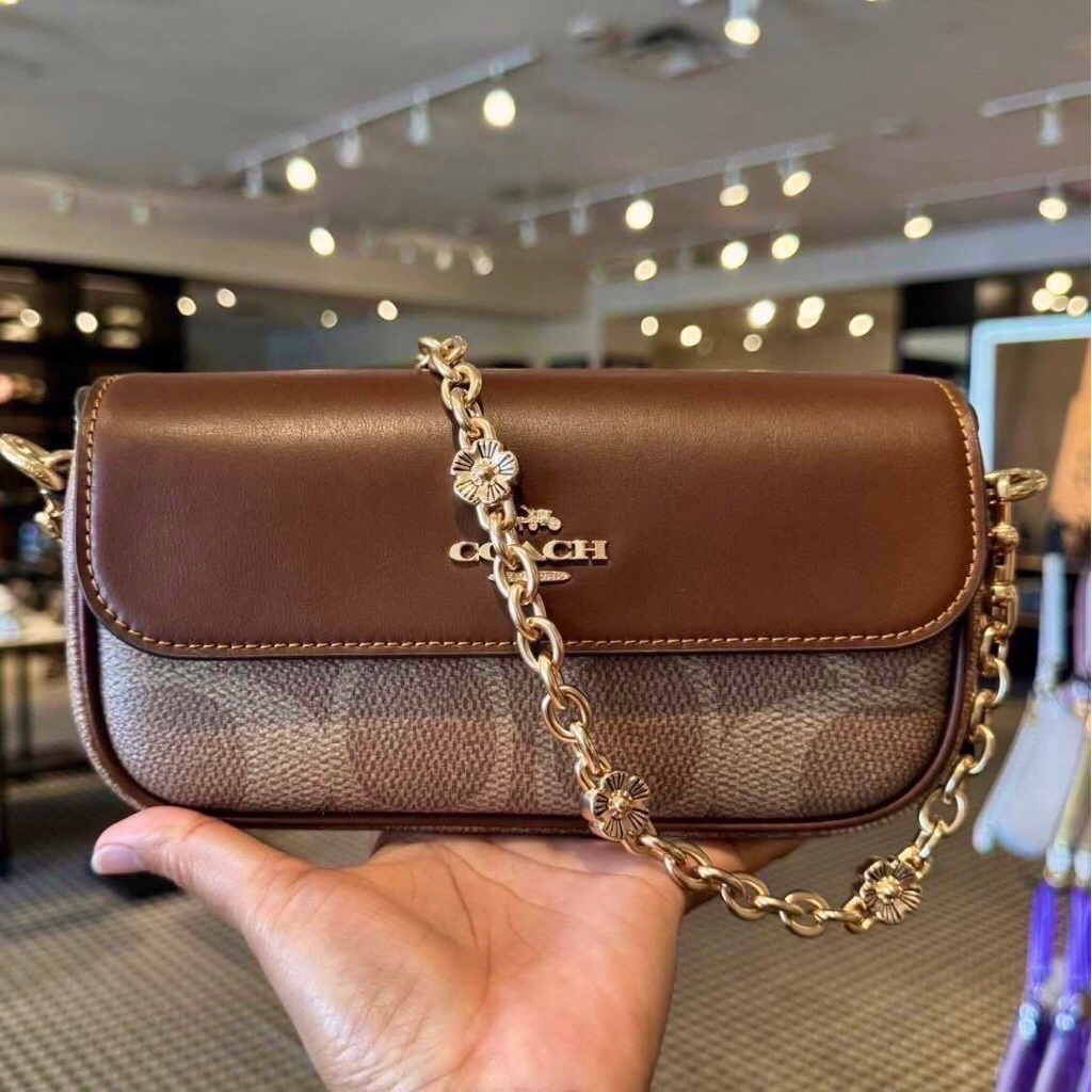 (สด-ผ่อน)กระเป๋าสะพายรุ่นใหม่CHailey Flap Bag In Signature Canvas ขนาด 7 3/4" (L) x 4 1/4" (H) x 2" 