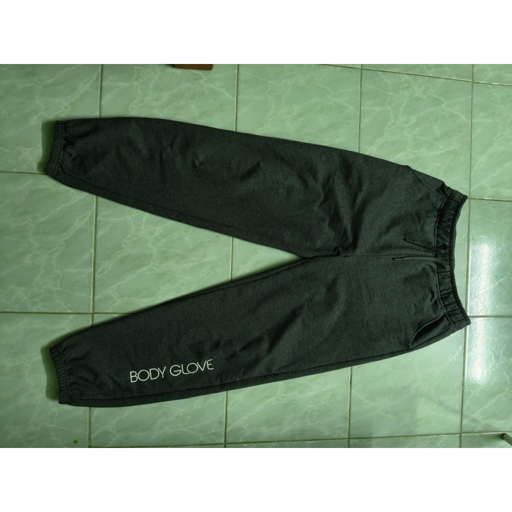 ส่งต่อกางเกง body glove สีเทา ไซร้L