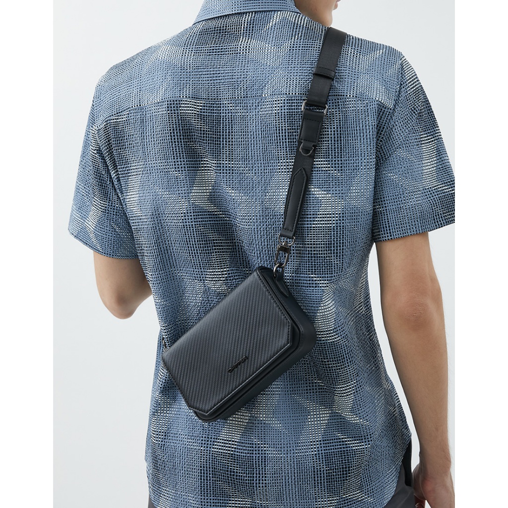 DAPPER กระเป๋าสะพายมินิ Carbon Fiber Essential Mini Crossbody Bag สีดำ (BM7/BK/1229CB3) ราคา ถูกที่สุด ดีลบีเคเค แกลเลอรีภาพที่ 7