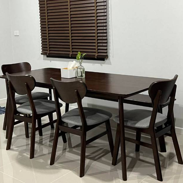 Q. Furniture ชุดโต๊ะรับประทานอาหาร ขนาด 120-140  CM. พร้อมเก้าอี้ 4-6 ที่นั่ง