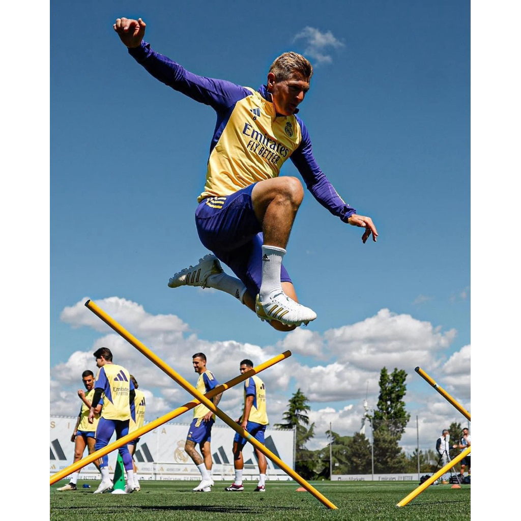 Adidas 11pro Tony kross💛🤍