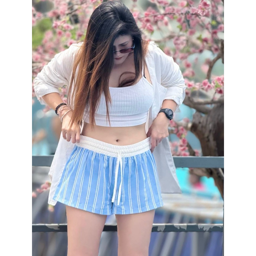 กางเกงขาสั้นเอวสูง ขอบเอวยางยืด มีเชือกรูด ผ้าเบาใส่สบายทรงเป๊ะ
