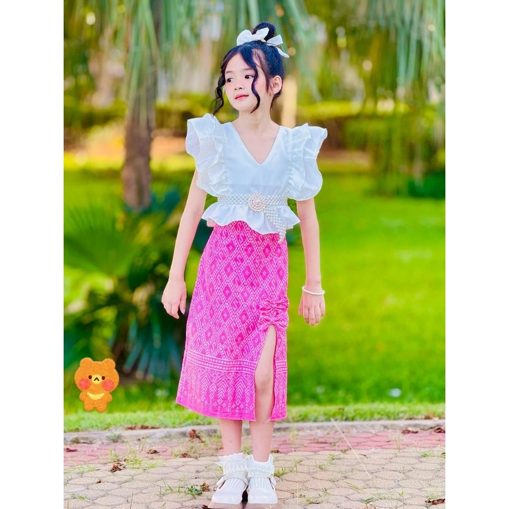 ชุดไทยเด็ก ชุดไทยประยุกต์เด็กหญิง แถมโบว์เข้าชุด สวยงามอย่างไทยมากคะ 💓💙🩷