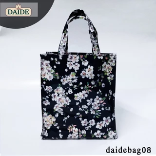 Daide กระเป๋าผ้าเคลือบ กว้าง 11นิ้ว สูง 12.5นิ้ว หนา 5นิ้ว ทรงตั้ง ใส่กระดาษA4ได้พอดี