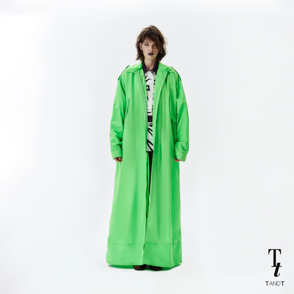 TandT - BERKLEY I COAT - HOODED DRAWSTRING WAISTBAND NYLON RAIN COAT เสื้อโค๊ทมีหมวกตัวยาวแขนยาว กันลม-ฝน ตกแต่งเส้นรูด — صورة 2