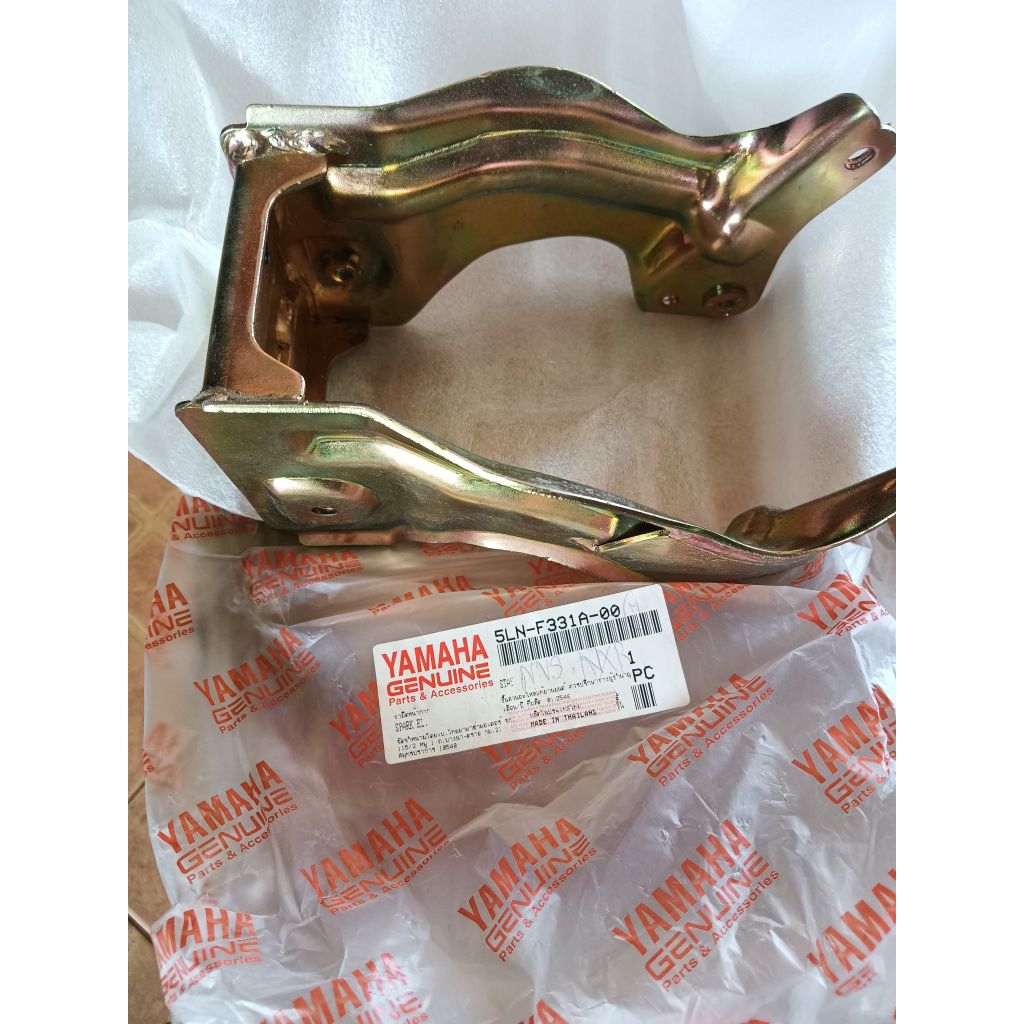 5LN-F331A-00 ขายึดหน้ากาก เหล็กจับแตร Yamaha Spark EL( ปี2001 105 cc.)