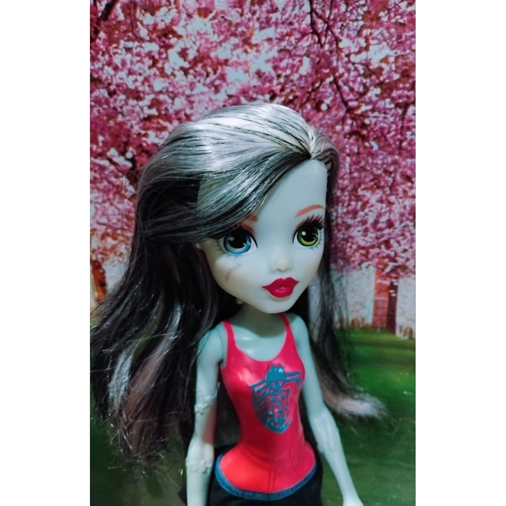 ตุ๊กตามอนสเตอร์ไฮ Monster High ของแท้100% แฟรงกี้ สไตน์ (Frankie Stein)