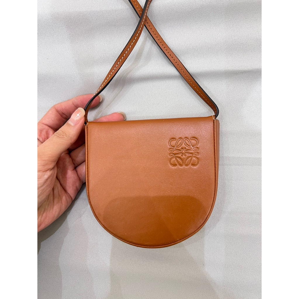 กระเป๋า Loewe Mini Heel Pouch In Soft Calfskin Tan