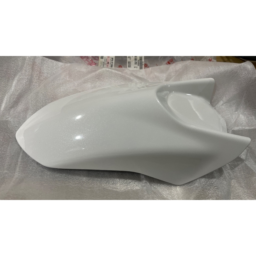 บังโคลนหน้า AEROX แท้ๆ สีขาว BF6-F1556-00-P0,BF6-F1556-00-P4