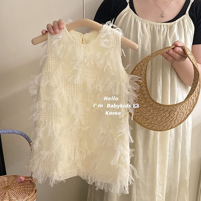 เสื้อเดรสเด็กหญิงเอวลอย ทรงทันสมัย ลายพิมพ์เทรนด์ดี สีขาว เหมาะสำหรับวันหยุด ชุดเดรสสำหรับเด็กผู้หญิง 2025 ฤดูร้อน TH143