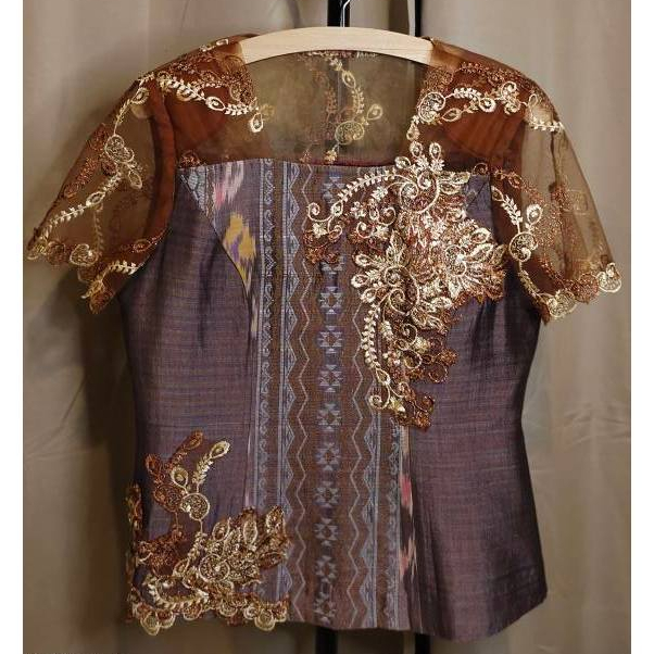 July3-ซื้อเสื้อไหมแกมฝ้ายแต่งลูกไม้ สวยงามมากค่ะ มือ 1 อก 34