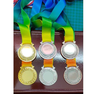 03 เหรียญรางวัล โลหะหนา 2 มิล ขนาด 5 เซ็นติเมตร พร้อมสายสี (ทำสติ๊กเกอร์ข้อความหรือโลโก้ให้ฟรี)