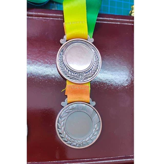 03 เหรียญรางวัล โลหะหนา 2 มิล ขนาด 5 เซ็นติเมตร พร้อมสายสี (ทำสติ๊กเกอร์ข้อความหรือโลโก้ให้ฟรี)