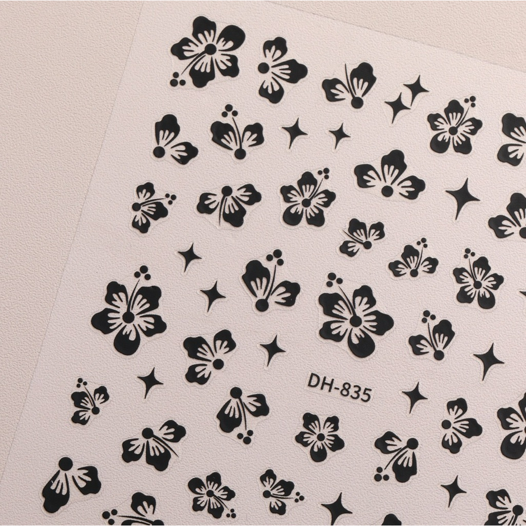สติกเกอร์ดอกไม้ ลีลาวดี 3D มีหลากหลายสีให้เลือก แผ่นละ 9 บาท