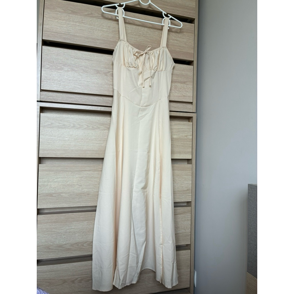 เดรสสีขาวแบรนด์Lovito