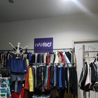 เสื้อผ้ากีฬารวมมือสองไลฟ์สดขาย