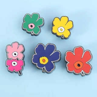 พร้อมส่งในไทย มี5สี ตัวติดรองเท้า จิบบิท ดอกมารีเมกโกะ งานเหล็ก Charm DIY